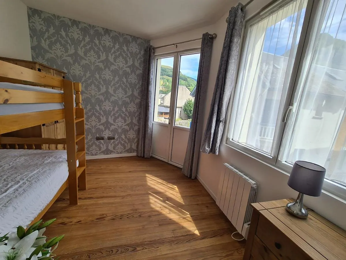 Rue Hotel d'Ville Sarrancolin 0*,  France