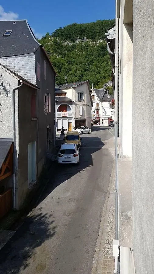Rue Hotel d'Ville Sarrancolin